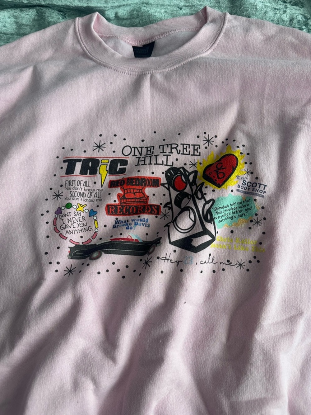 Gildan Pink One Tree Hill Graphic Sweatshirt